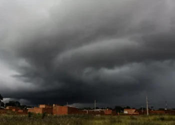 Inmet emite alertas para queda de temperatura e possível tempestade em MS