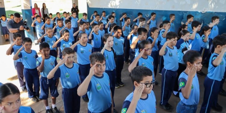 Intercâmbio Educacional: Prefeito Walter Schlatter cumpre missão técnica em Rio Verde para estudar implantação de Escola Cívico-Militar em Chapadão do Sul