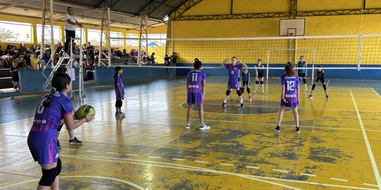Esporte Estudantil: Etapa de Vôlei dos Jogos Escolares reúne mais de 350 alunos-atletas de oito colégios em Costa Rica