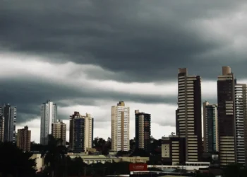 Prepare o guarda-chuva: sábado será de tempestade em MS