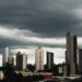 Prepare o guarda-chuva: sábado será de tempestade em MS