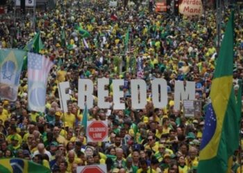 Direita volta a superar a esquerda no Brasil, aponta pesquisa Datafolha