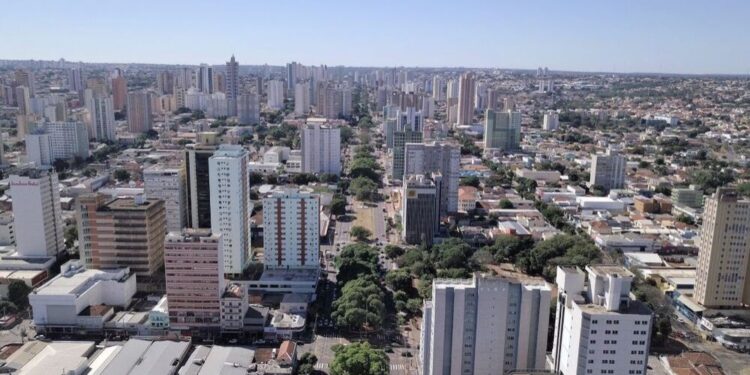 Frente fria muda o tempo e quarta terá chuva e queda nas temperaturas em MS