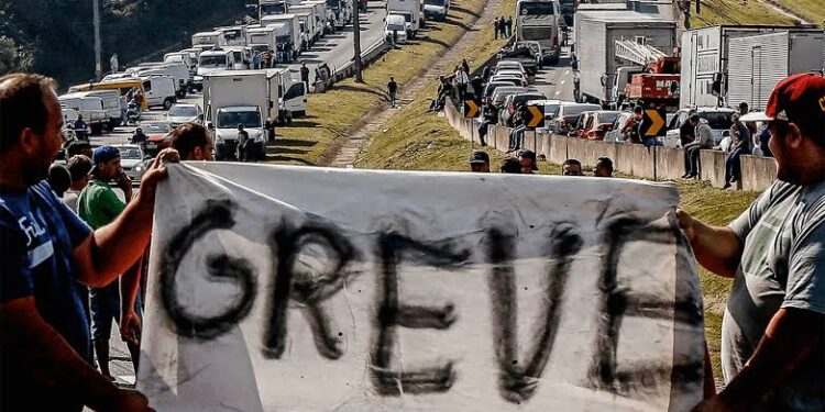 Caminhoneiros de MS devem aderir à greve geral caso MP do frete perca validade no Senado