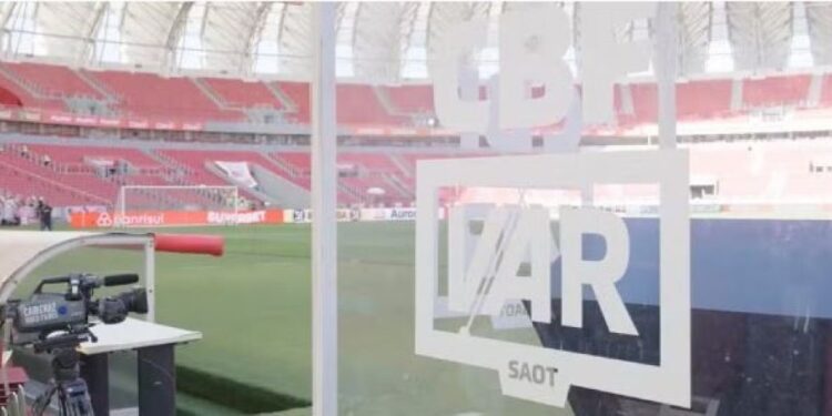 Brasileirão ganha impedimento semiautomático a partir de sábado