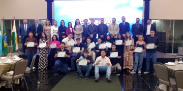 Projeto Câmara Vai à Escola 2026 encerra edição com solenidade na AMPASUL em Chapadão do Sul