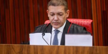 TSE suspende sistema Filia após fraude na filiação de Flávio Bolsonaro