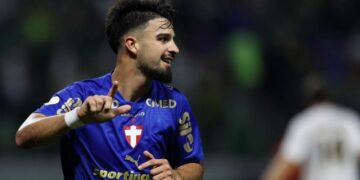Palmeiras goleia Santos por 3 a 0 e encaminha vaga nas semifinais da Copa do Brasil no dia do aniversário