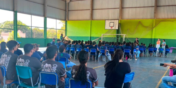Prefeitura de Camapuã realiza palestra sobre saúde mental e higiene pessoal para estudantes