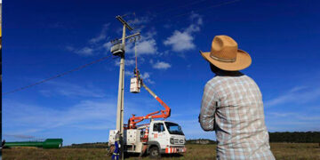 Vereador Popó cobra da Energisa manutenção urgente em rede elétrica de propriedades rurais em Costa Rica