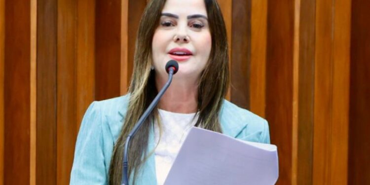 Mara Caseiro reforça combate ao câncer infantojuvenil com criação do Setembro Dourado