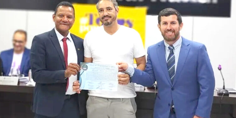 Câmara de Paraíso das Águas homenageia Alexandre Oliveira Lossavero com Moção de Congratulação e Apoio