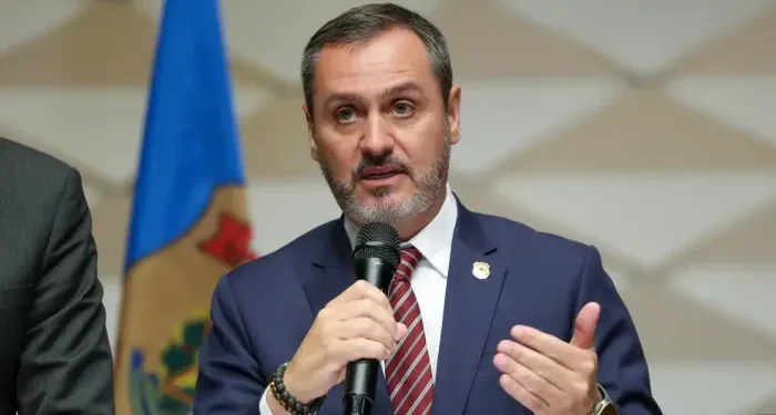 Ministro André Mendonça determina afastamento do diretor-geral da Polícia Federal