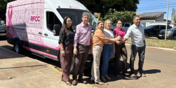Prefeitura de Chapadão do Sul doa van adaptada de R$ 385,7 mil à Rede Feminina de Combate ao Câncer