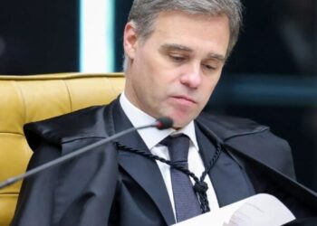 Mendonça pede sessão do STF sobre mensagens entre Vorcaro e Moraes