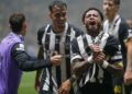 Atlético-MG vira sobre Cruzeiro e vai à semi da Copa do Brasil