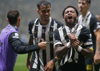 Atlético-MG vira sobre Cruzeiro e vai à semi da Copa do Brasil