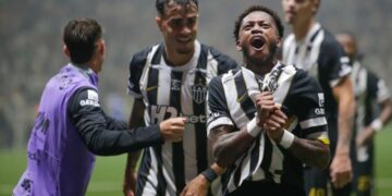 Atlético-MG vira sobre Cruzeiro e vai à semi da Copa do Brasil
