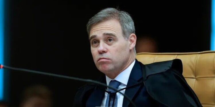 Mendonça agradece líderes religiosos em meio à tensão com Moraes