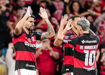 Flamengo vence o Corinthians e reassume a liderança do Brasileirão