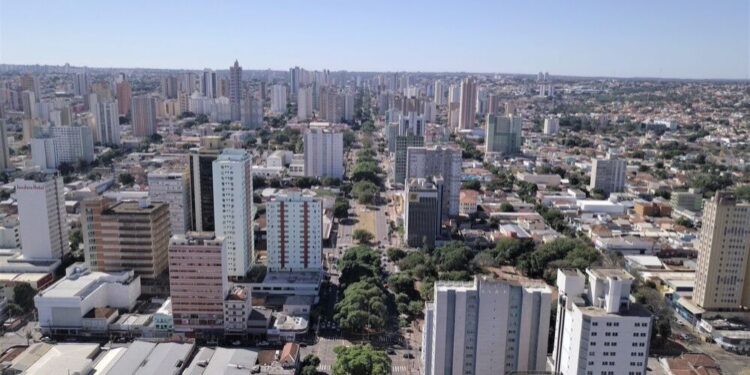 Frente fria vira o tempo e MS fecha setembro com chuva e risco de tempestades