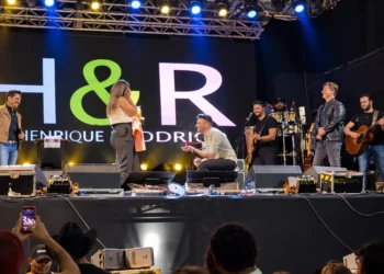 Cultura e comunidade: Pedido de casamento durante show nacional marca celebrações dos 23 anos de Paraíso das Águas