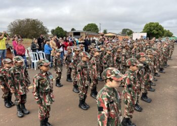 Polícia Militar Ambiental e Projeto Florestinha realizam Parada Militar de 7 de Setembro em Costa Rica