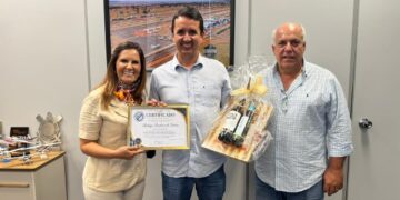 Associação Comercial reconhece prefeito Rodrigo Freitas por apoio à campanha do Dia dos Pais