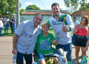 Odilon Ribeiro mobiliza multidão em carreata pelas ruas de Anastácio e Aquidauana