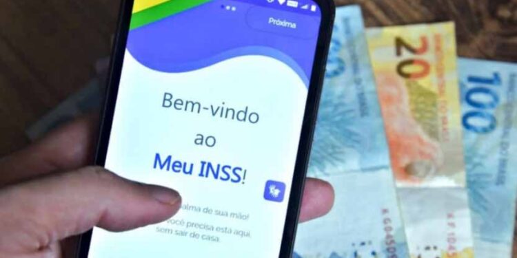 Quanto tempo falta para se aposentar? INSS permite fazer a conta pelo celular