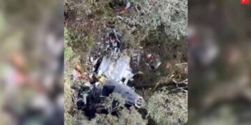 Corpos de Rick e dos demais integrantes de helicóptero são resgatados em SC