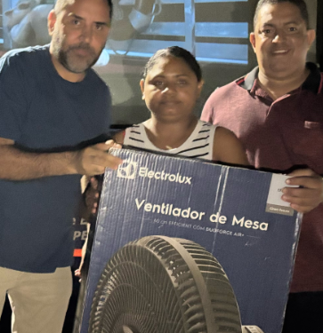 Sorteio de geladeiras e cinema ao ar livre: Projeto Nossa Energia beneficia 123 famílias em Alcinópolis