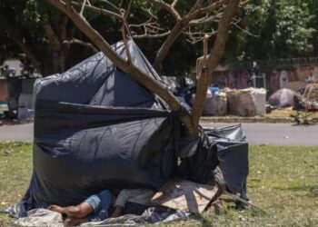 Dobra número de pessoas em sitação de rua no governo Lula