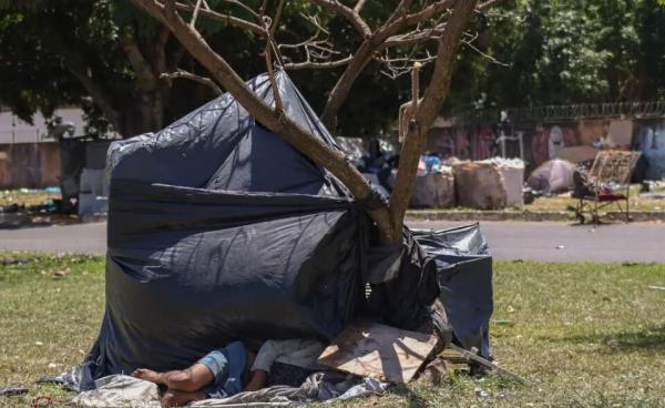Dobra número de pessoas em sitação de rua no governo Lula