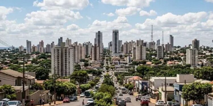 Frente fria derruba temperatura e traz risco de tempestades a MS