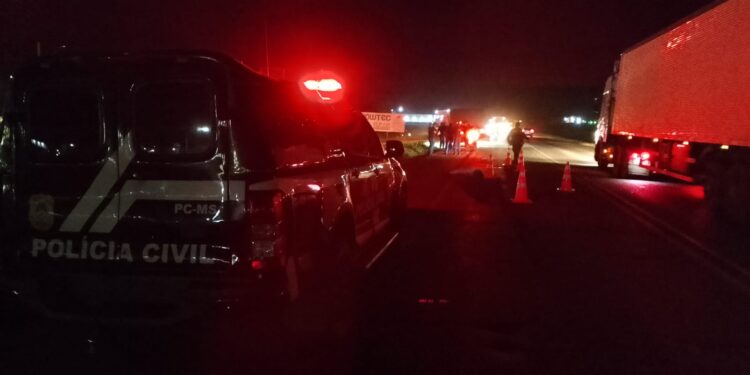 Homem morre após ser atropelado por carreta na Avenida 306, em Chapadão do Sul
