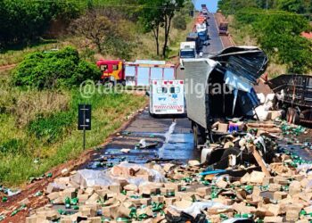 COLISÃO entre carretas deixa duas vítimas fatais na BR-158 entre Aparecida do Taboado e Paranaíba