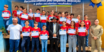 Alunos Nota 10 recebem Moção de Aplausos da Câmara de Vereadores