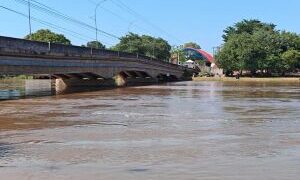 Alerta hidrológico: Rio Taquari sobe 49 cm em cinco horas e coloca Coxim em estado de emergência