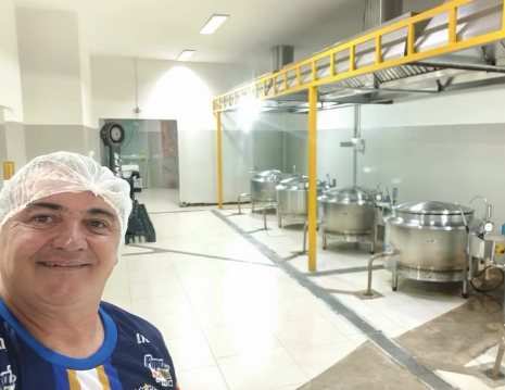 Fiscalização e merenda escolar: Vereador Sapo visita Cozinha Piloto de Chapadão do Sul e reúne demandas dos servidores