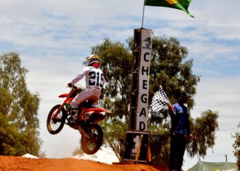Conquista esportiva: Piloto cassilandense Talmelli supera queda e fatura título estadual de motocross em Chapadão do Sul