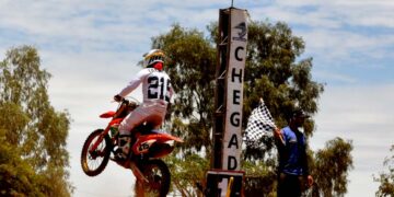 Conquista esportiva: Piloto cassilandense Talmelli supera queda e fatura título estadual de motocross em Chapadão do Sul