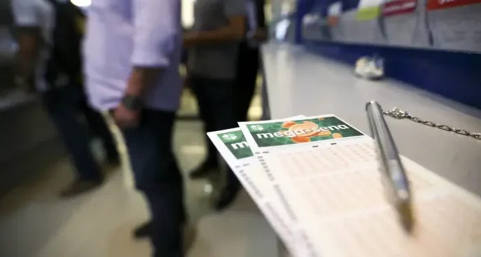 Com bolada acumulada em R$ 150 milhões, Mega-Sena realiza sorteio nesta quarta-feira