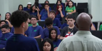 Cidadania e juventude: Câmara Municipal de Coxim lança projeto Parlamento Jovem na Escola Estadual Padre Nunes