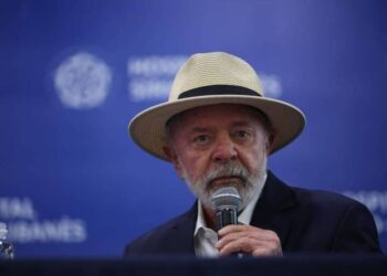 Campanha de Lula espalha fake news sobre “fim do voto feminino”