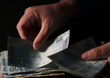 Bancos começam a devolver R$ 1,3 bilhão deixado por apostadores em bets