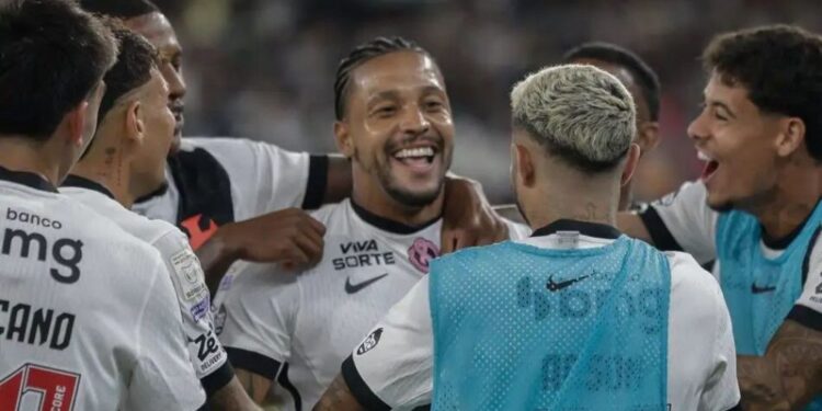 Botafogo perde para o Vasco e Corinthians chega à sétima derrota seguida no Brasileirão