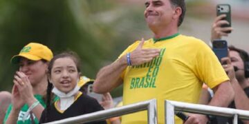 Pesquisa Ipespe aponta Flávio com 52,7% e Lula com 47,3%