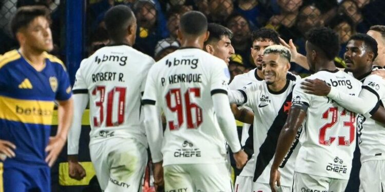 Vasco vence o Boca Juniors na Bombonera e fica perto da final da Sul-Americana