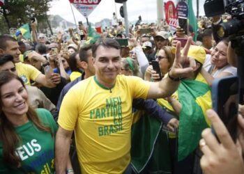 Gerp diz que Flávio tem 52% das intenções de voto, contra 48% de Lula